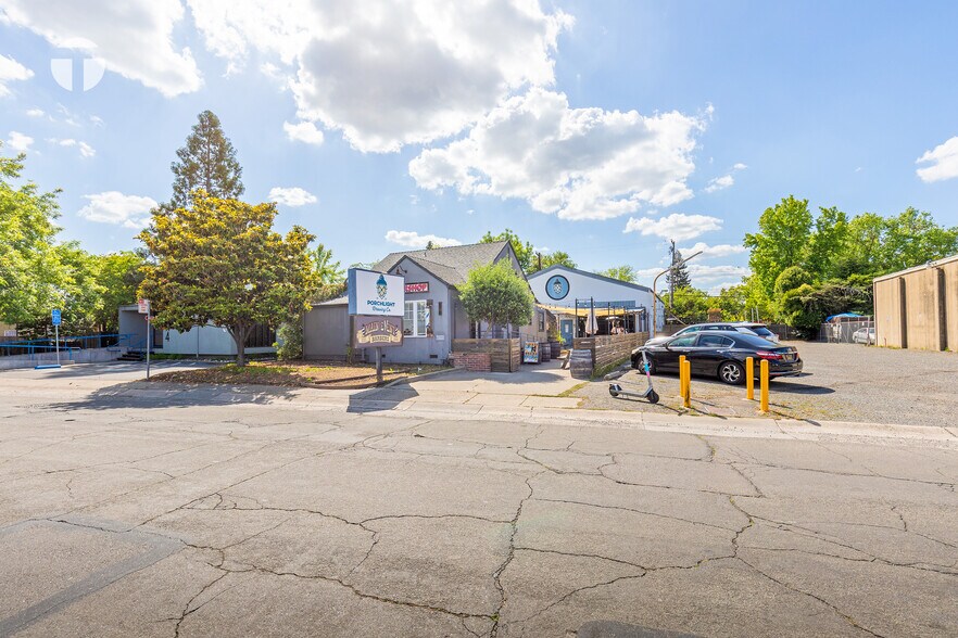 More Photos Of 866-870 57th St, Sacramento General Retail For Sale