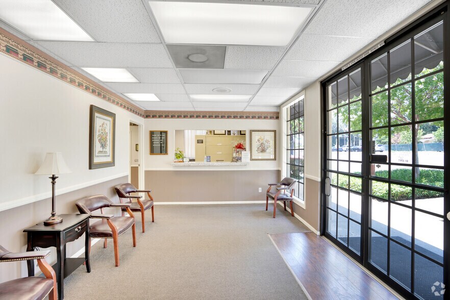 More Photos Of 60 E Foothill Blvd, Upland Storefront Retail Office For Sale