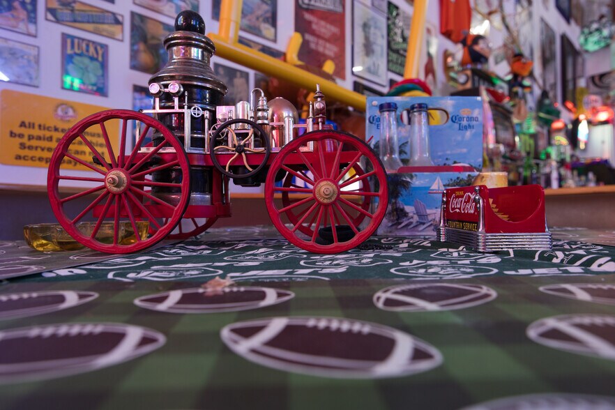 More Photos Of 1090 Knight's Trail Rd, North Venice Light Distribution For Sale