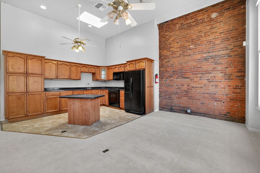 More Photos Of 120-124 J St, Sacramento Storefront Retail Residential For Sale