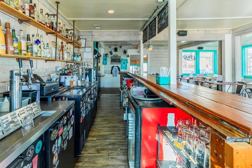 More Photos Of 101 Lovell Ave, Tybee Island Restaurant For Sale
