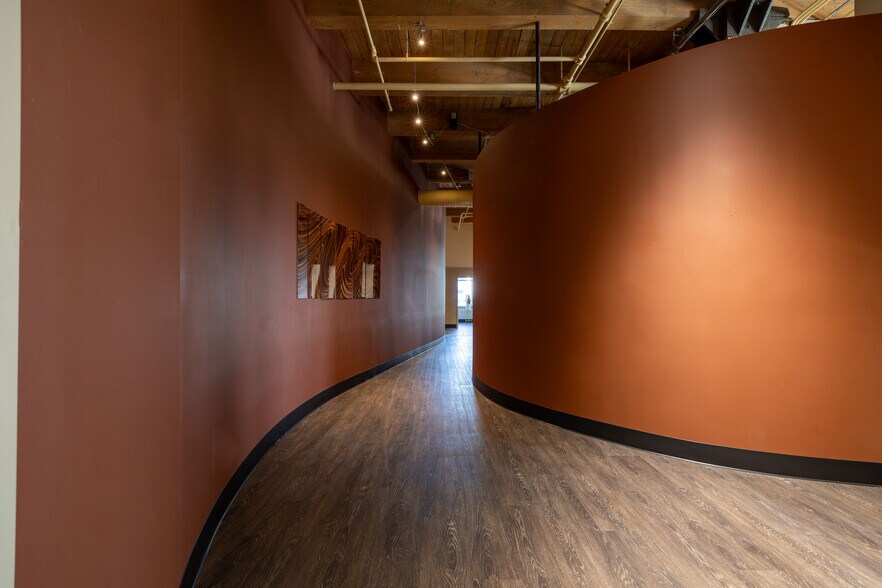 More Photos Of 214 S 8th St, Louisville Loft Creative Space For Sale