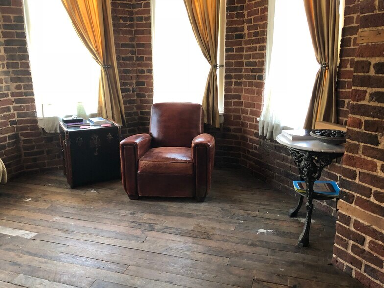 More Photos Of 310 E Third St, Winston-Salem Office Residential For Sale