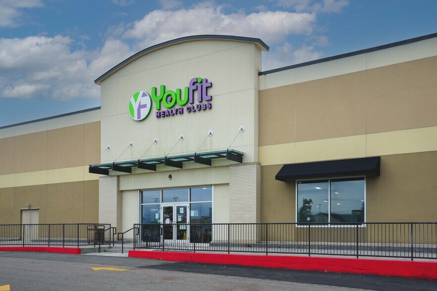 More Photos Of 2424 Manhattan Blvd, Harvey Freestanding For Lease