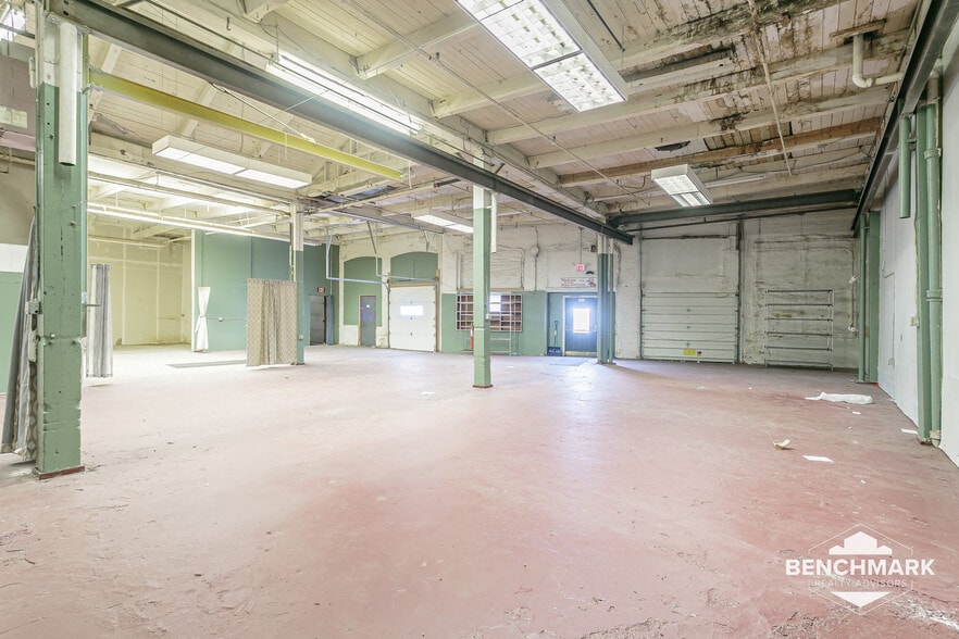 More Photos Of 410 Atlantic Ave, Rochester Warehouse For Lease