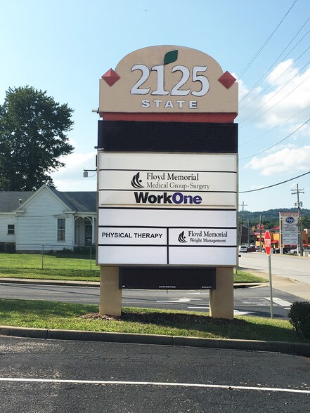 More Photos Of 2125 State St, New Albany Medical For Lease