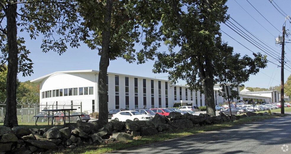 More Photos Of 40 Washington St, Westborough Research And Development For Lease