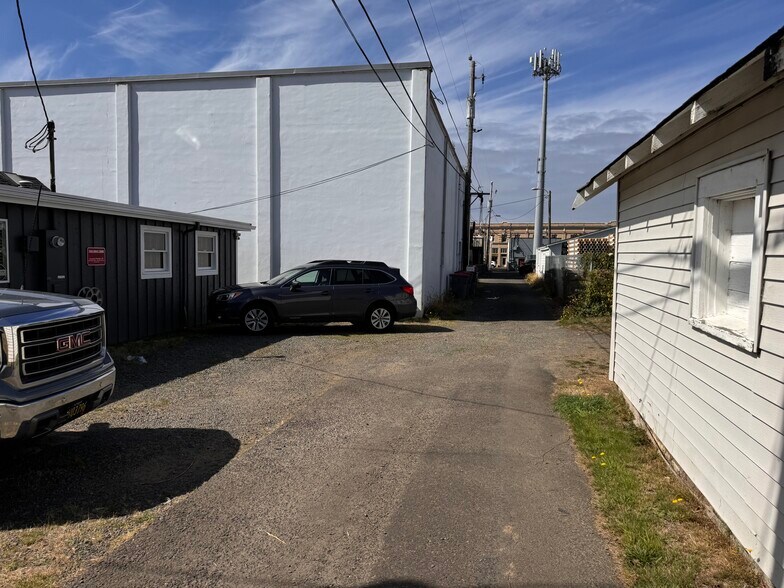 More Photos Of 810 Broadway, Seaside Storefront Retail Office For Sale