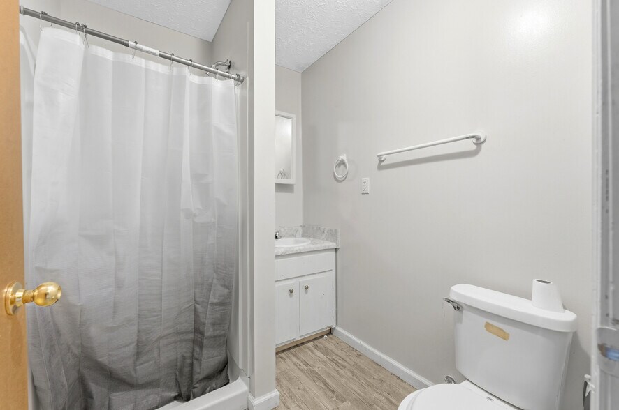 More Photos Of 409 McLane Avenue, Morgantown Apartments For Sale