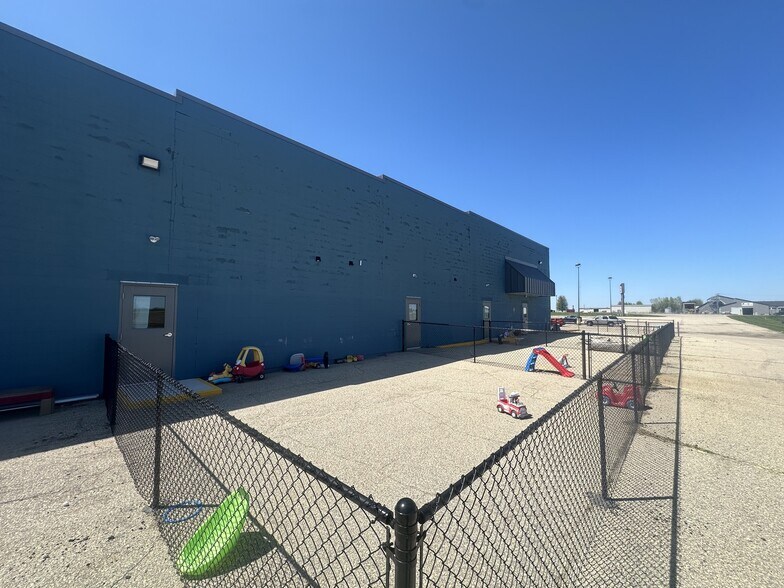 More Photos Of 1625 US Highway 61 N, Lancaster Warehouse For Sale