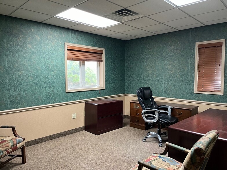 More Photos Of 503 Abbe Rd S, Elyria Office For Sale