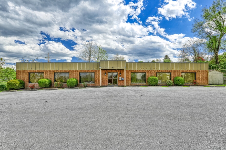Primary Photo Of 4051 Executive Park Dr, Harrisburg Office For Lease