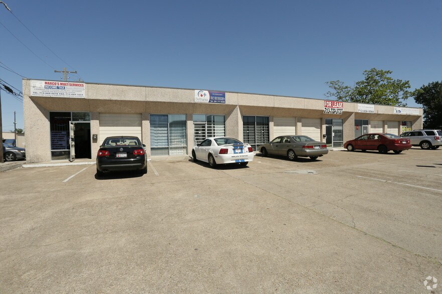 More Photos Of 6901 Mullins Dr, Houston Flex For Lease
