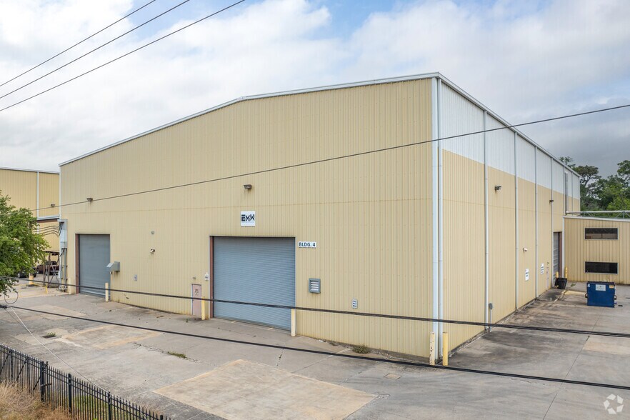 More Photos Of 9021 Ley Rd, Houston Warehouse For Lease
