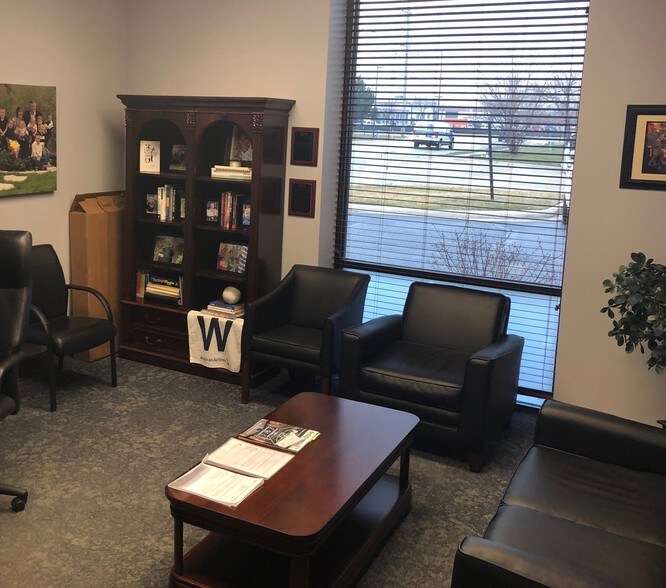 More Photos Of 1800 Lunt Ave, Elk Grove Village Warehouse For Sale