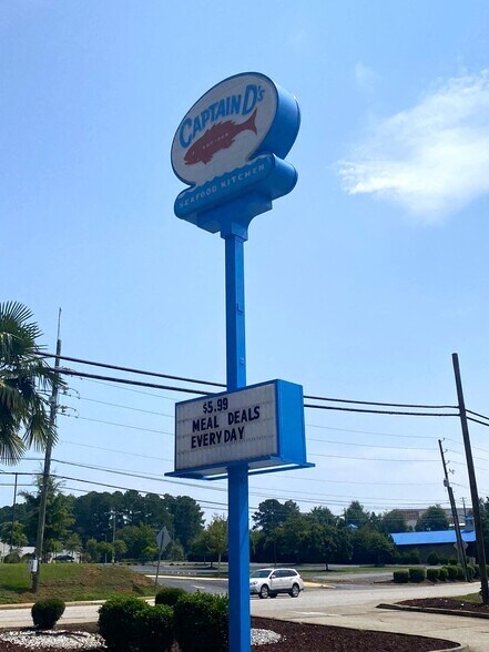 More Photos Of 656 Bush River Rd, Columbia General Retail For Sale