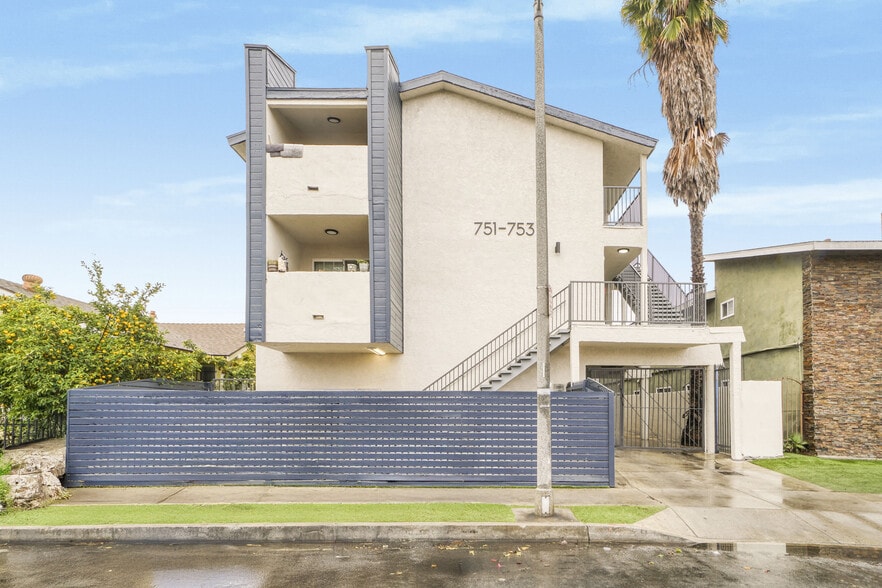 More Photos Of 751 Cerritos Ave, Long Beach Apartments For Sale