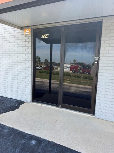 More Photos Of 703 Old Scenic Hwy, Lake Wales Self Storage For Lease