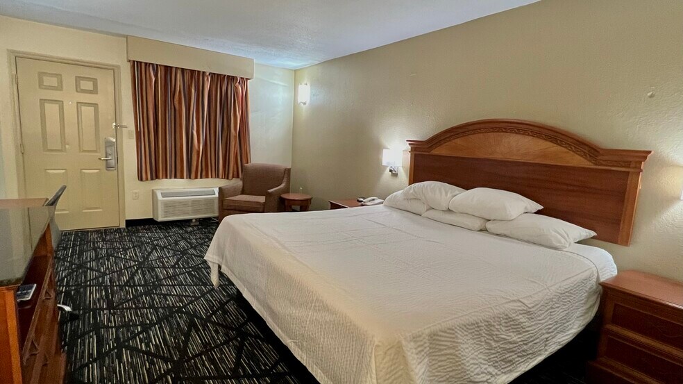More Photos Of 1013 Highway 231 S, Troy Hotel For Sale