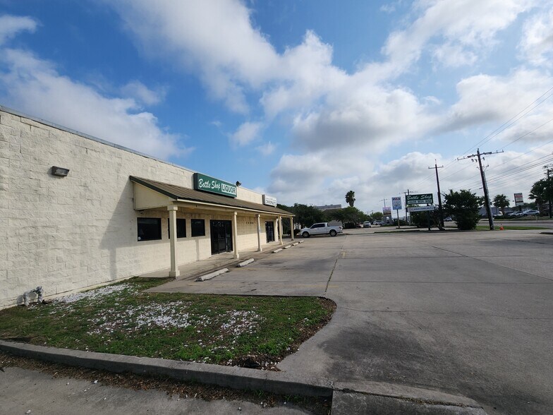 More Photos Of 7109 S Staples St, Corpus Christi General Retail For Sale