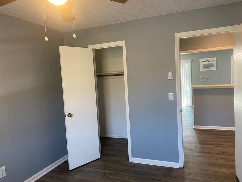 More Photos Of 1966 Lakeview Rd, Asheboro Apartments For Sale