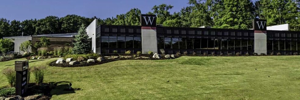 More Photos Of 7820 E Pleasant Valley Rd, Independence Loft Creative Space For Lease