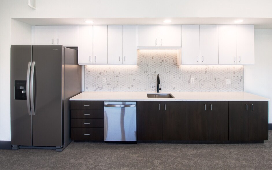 More Photos Of 408 W University Ave, Gainesville Office Residential For Lease