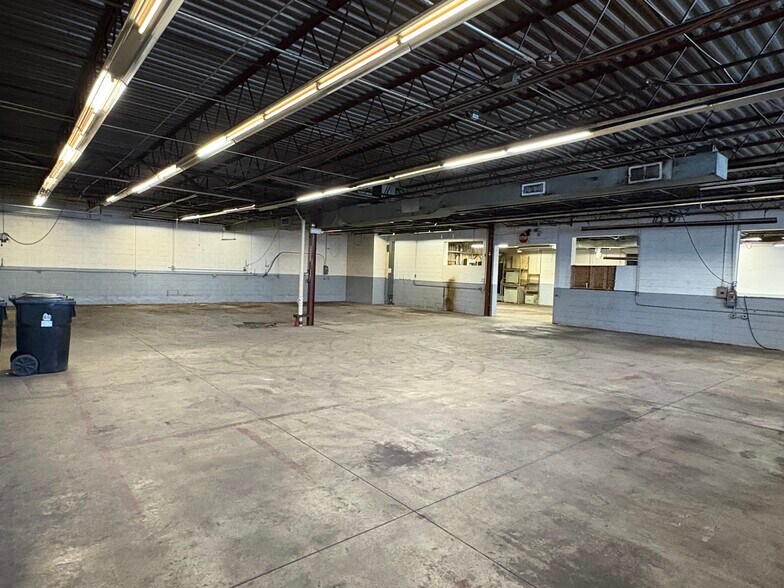 More Photos Of 955 Military Rd, Buffalo Manufacturing For Lease