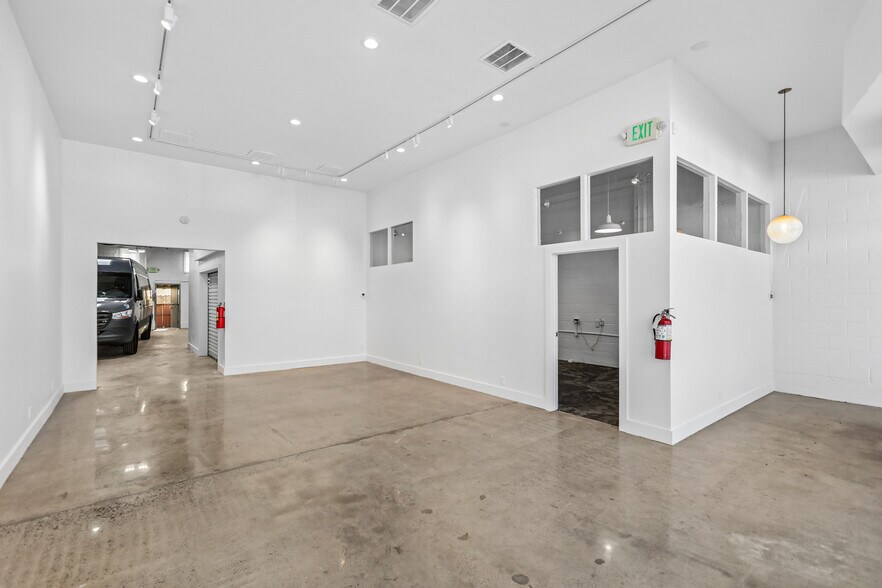 More Photos Of 3235 Macarthur Blvd, Oakland Warehouse For Sale