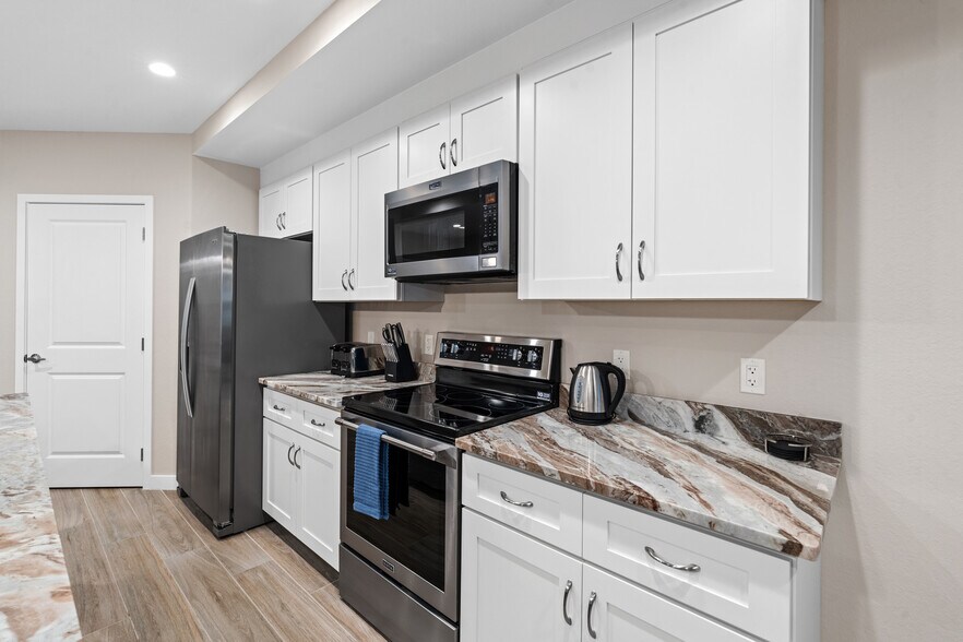 More Photos Of 5126 Coronado Pky, Cape Coral Apartments For Sale