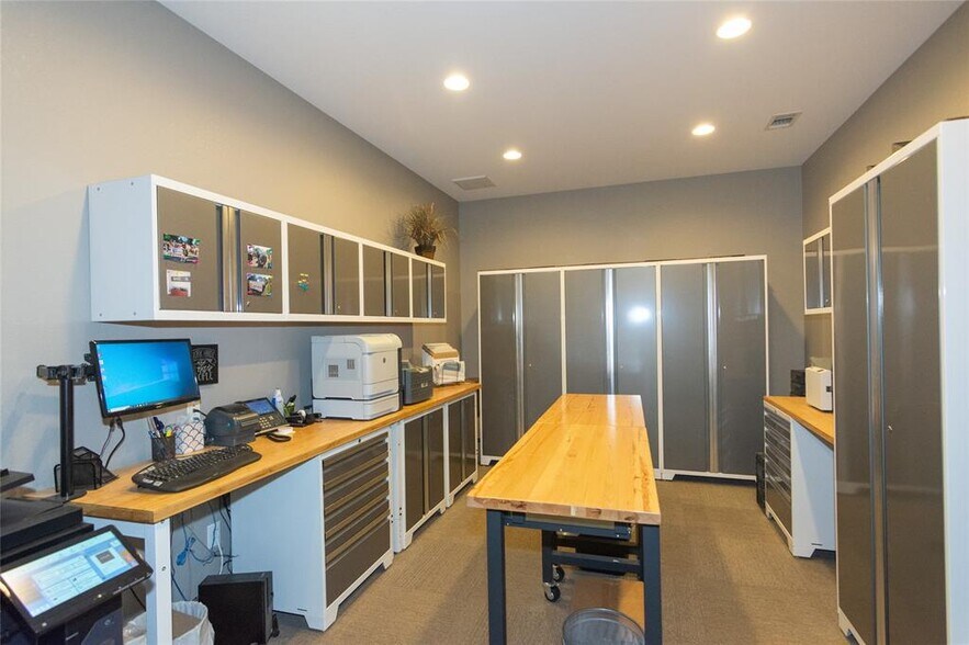 More Photos Of 275 Frog Pond Ln, Dripping Springs Office For Lease