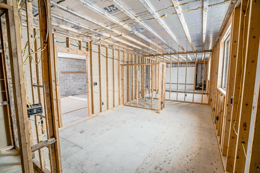 More Photos Of 2324 Vermillion St, Hastings Freestanding For Lease