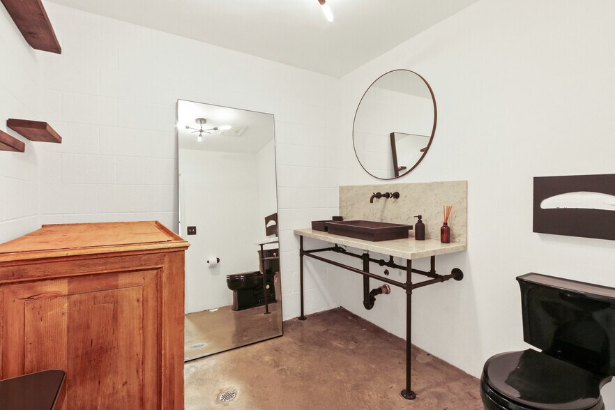 More Photos Of 1638 Colorado Blvd, Los Angeles Loft Creative Space For Sale