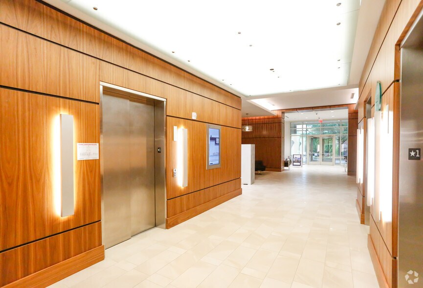 More Photos Of 500 E Morehead St, Charlotte Office For Lease