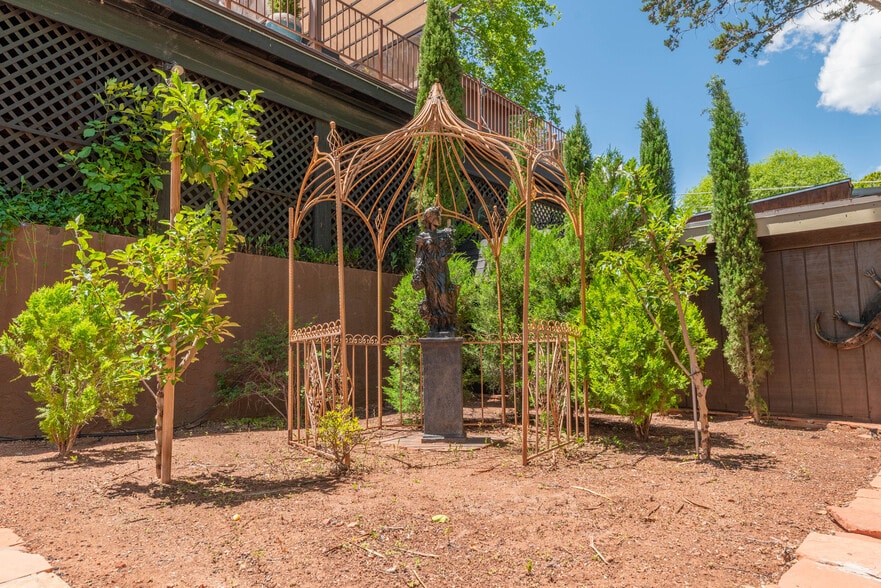 More Photos Of 4548 N State Route 89A, Sedona Hotel For Sale
