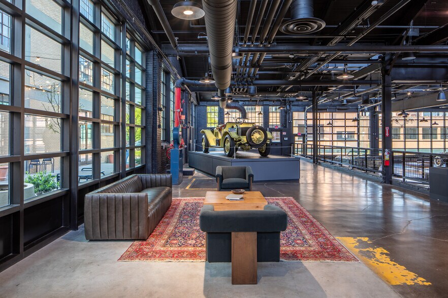 More Photos Of 1020-1090 N Capitol Ave, Indianapolis Loft Creative Space For Lease