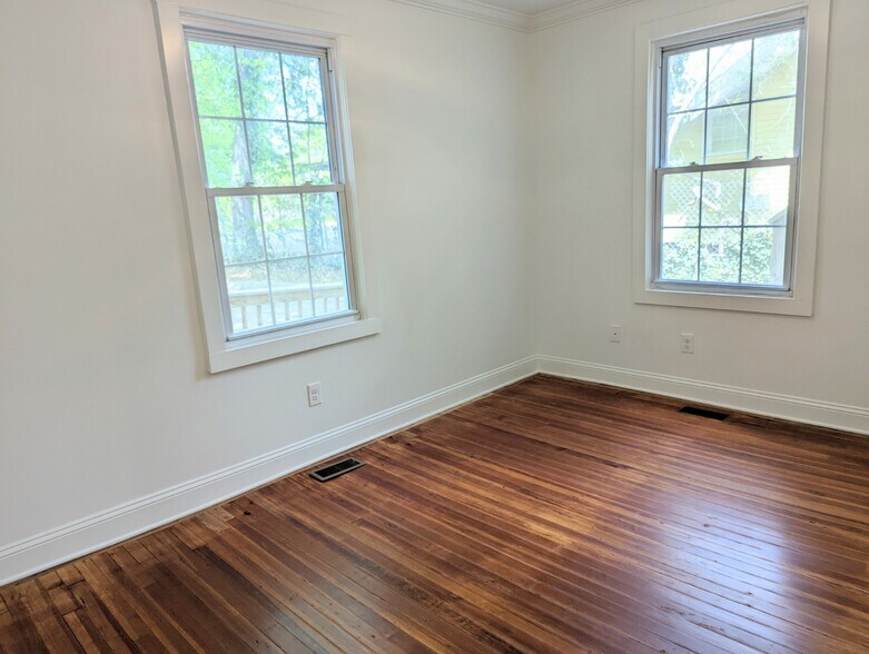 More Photos Of 9 East Ave, Greenville Office Residential For Sale
