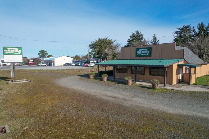 More Photos Of 1455 Oregon, Bandon Restaurant For Sale