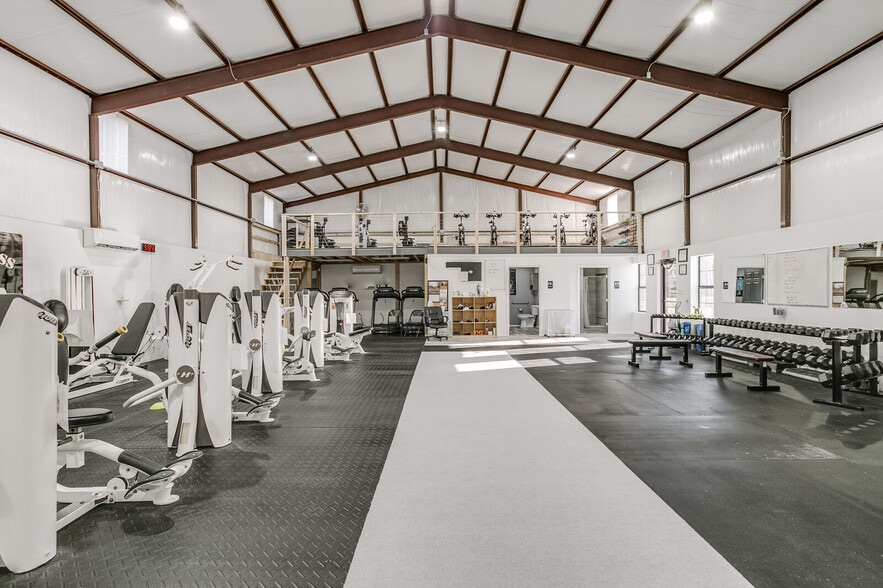 More Photos Of 1725 NE 16th St, Newcastle Warehouse For Sale