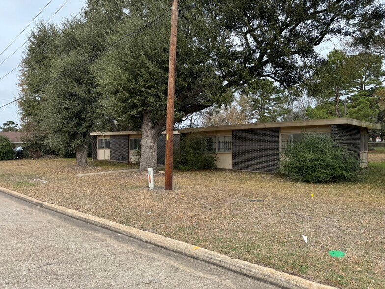 More Photos Of 300 Echols st, Prairie View Multifamily For Sale