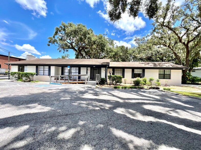 More Photos Of 115 Lithia Pinecrest Rd, Brandon Medical For Lease