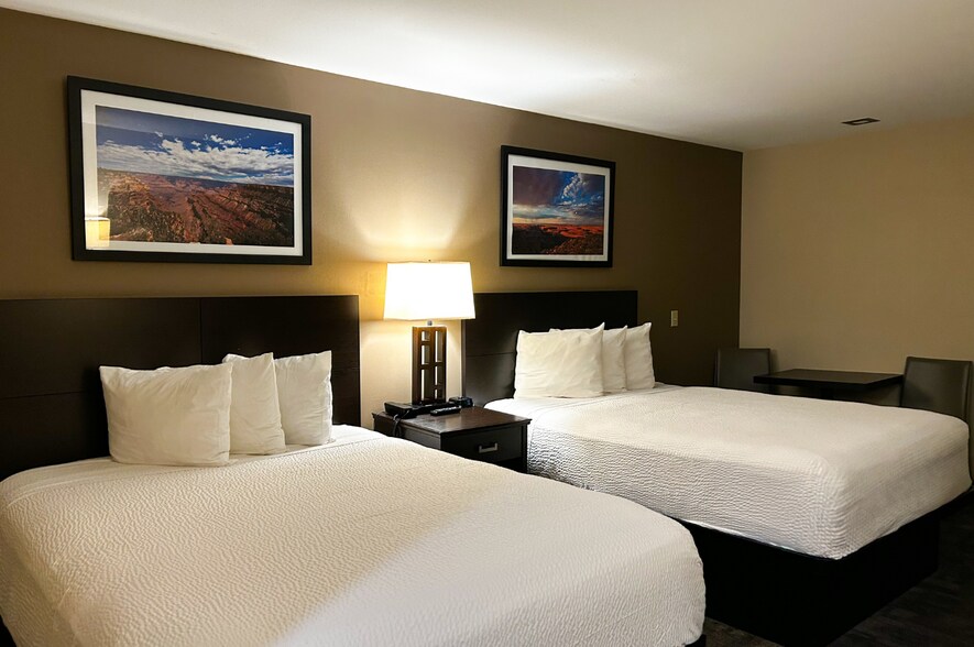 More Photos Of 480 London Bridge Rd, Lake Havasu City Hotel For Sale