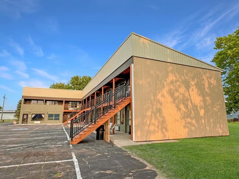 More Photos Of 600 22nd St, Benson Hotel For Sale