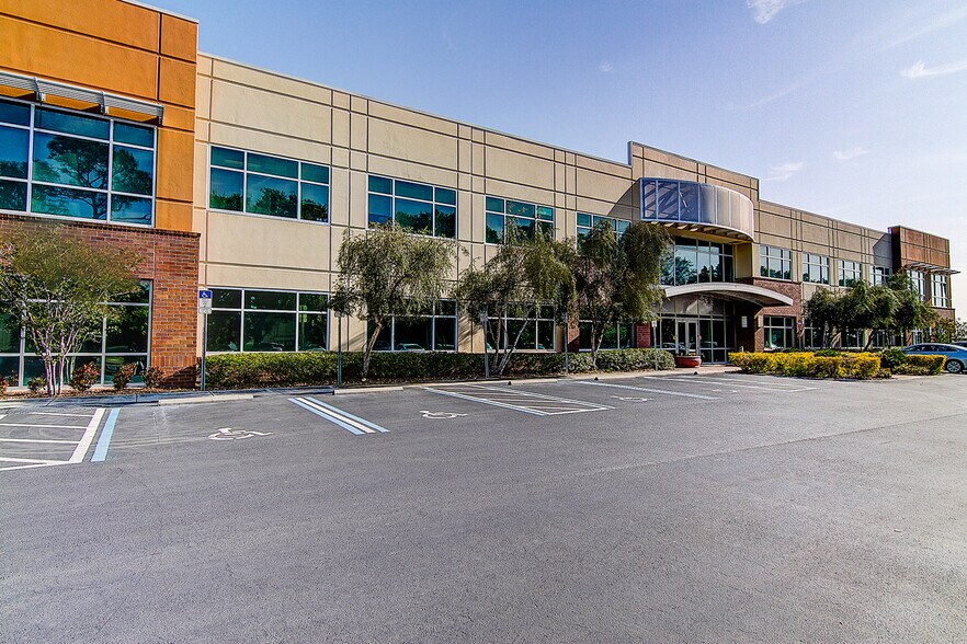 More Photos Of 4592 Ulmerton Rd, Clearwater Office For Lease