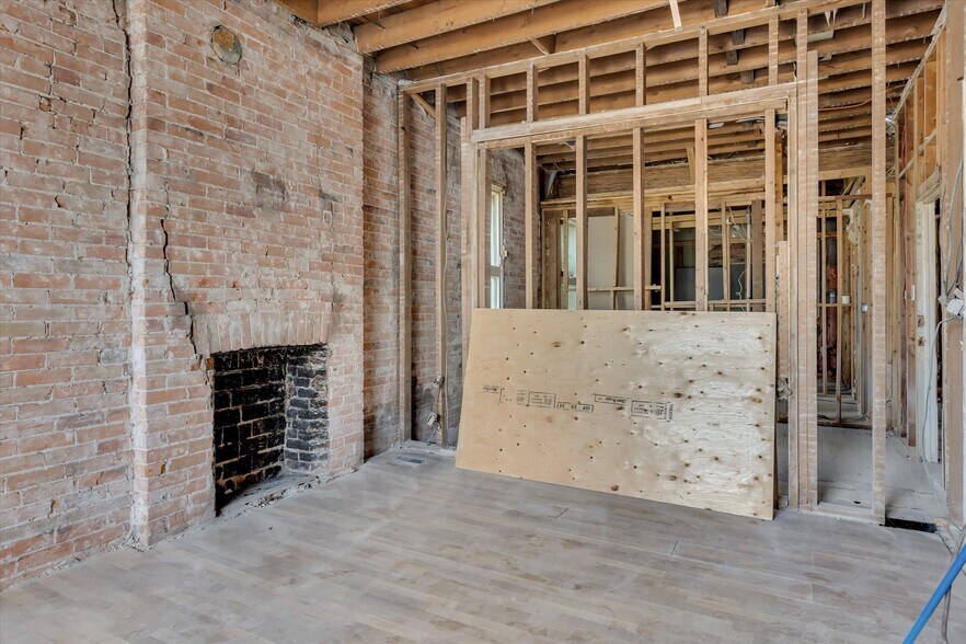 More Photos Of 514 Aylmer St N, Peterborough Multifamily For Sale