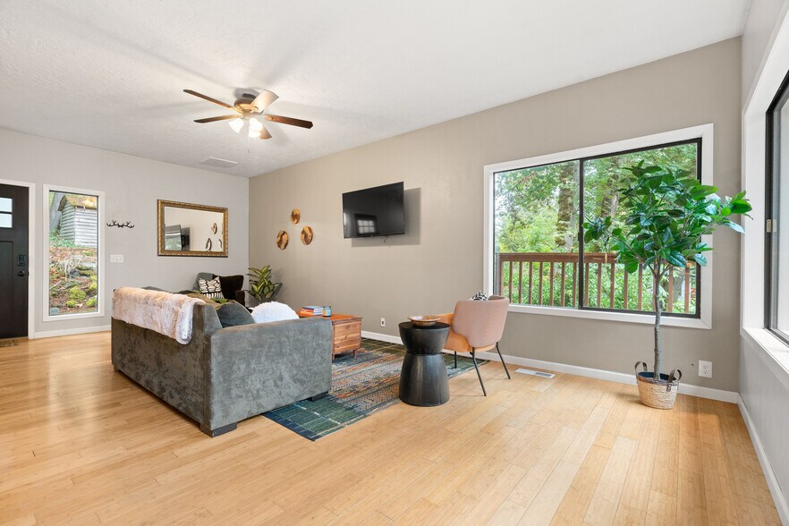 More Photos Of 1824 SW Greenway Cir, West Linn Specialty For Sale