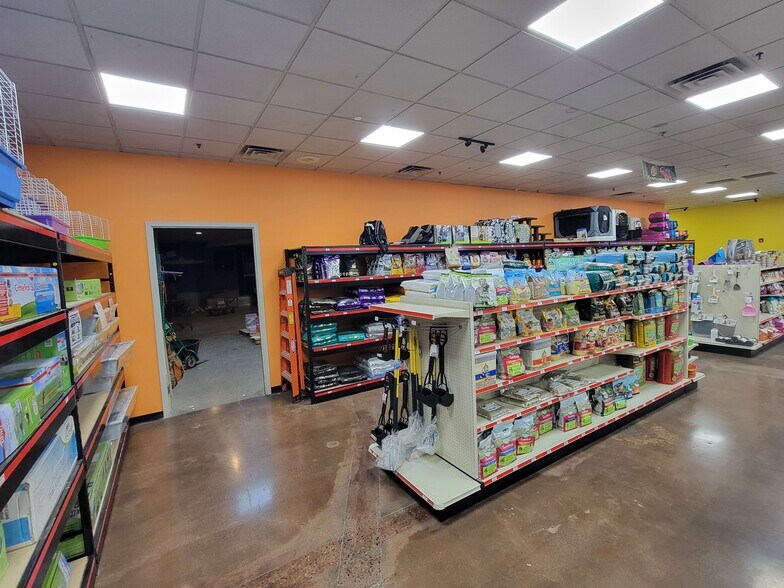 More Photos Of 856 S Alma School Rd, Mesa Freestanding For Sale