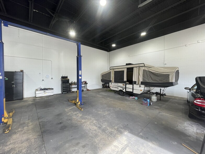More Photos Of 16504 Woodward Ave, Highland Park Auto Dealership For Sale