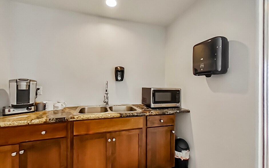 More Photos Of 3414 N 27th Ave, Phoenix Service For Sale