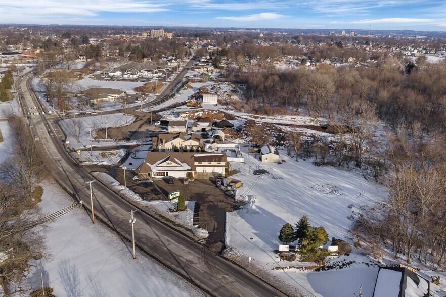 More Photos Of 3724 12th St NW, Canton Freestanding For Sale